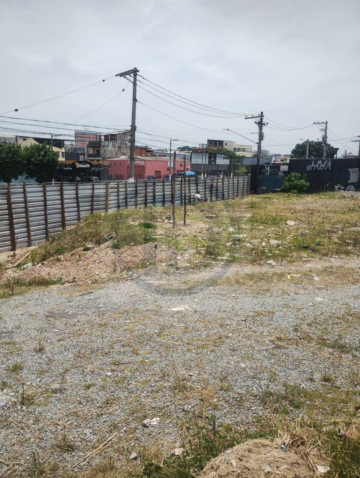 ALUGA-SE TERRENO COMERCIAL EM ÓTIMA LOCALIZAÇÃO!!