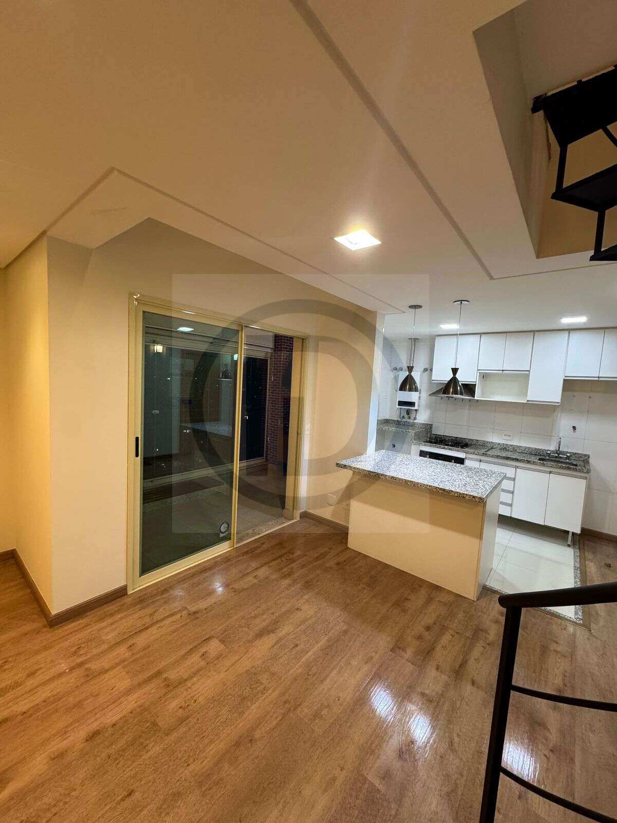 Duplex para alugar, com 2 quartos