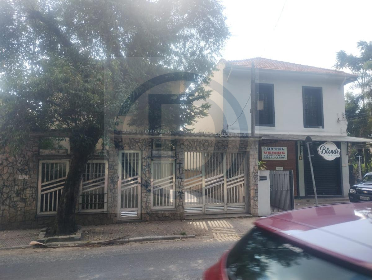 Vende-se esquina comercial e casa próximo ao Conjunto Hospitalar do Mandaqui